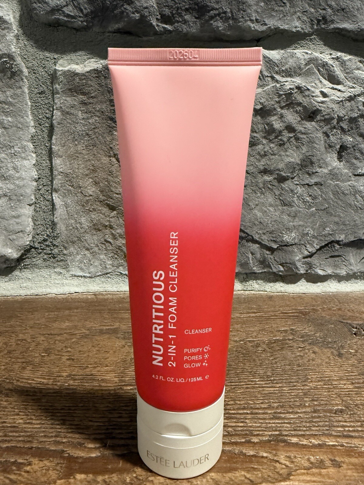 Estée Lauder - Nutritious 2-in-1 Foam Cleanser منظف وماسك طبيعي للبشرة – 125ml 🌿