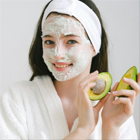 العناية بالبشرة