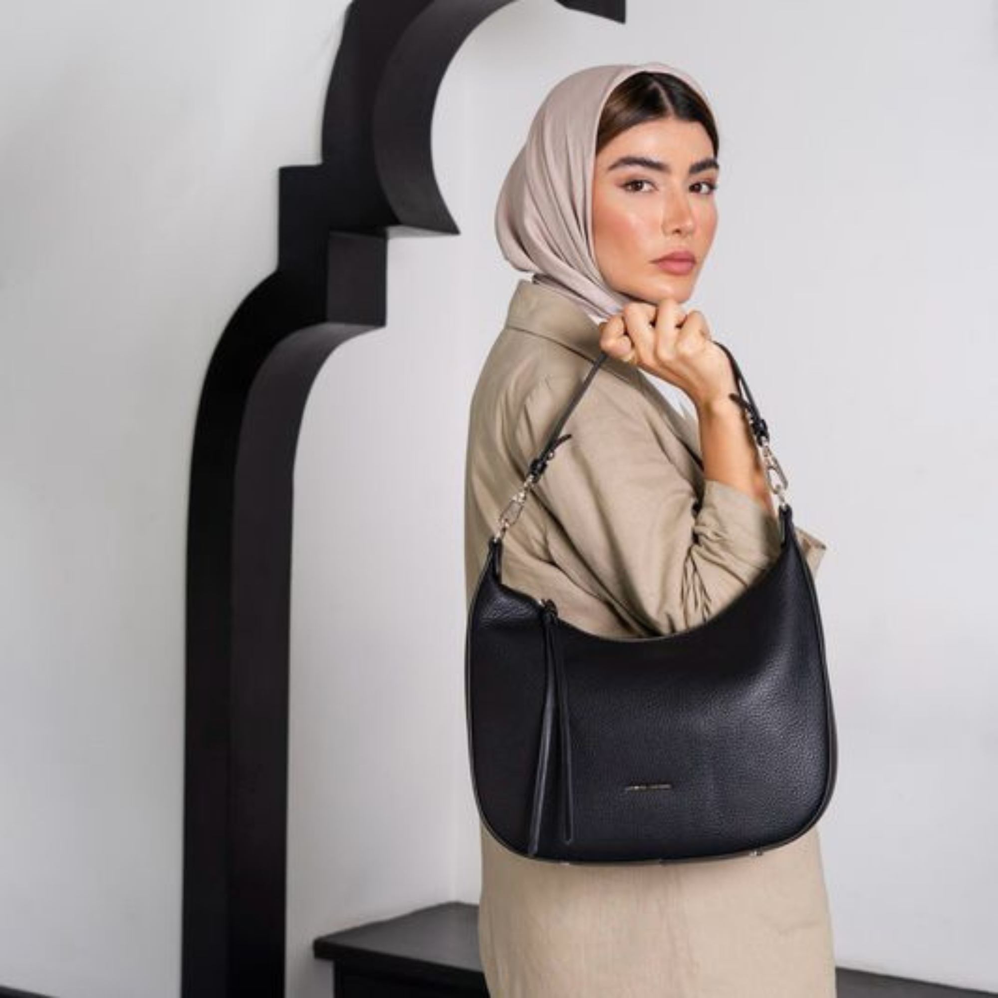 Scoop Shoulder Handbag