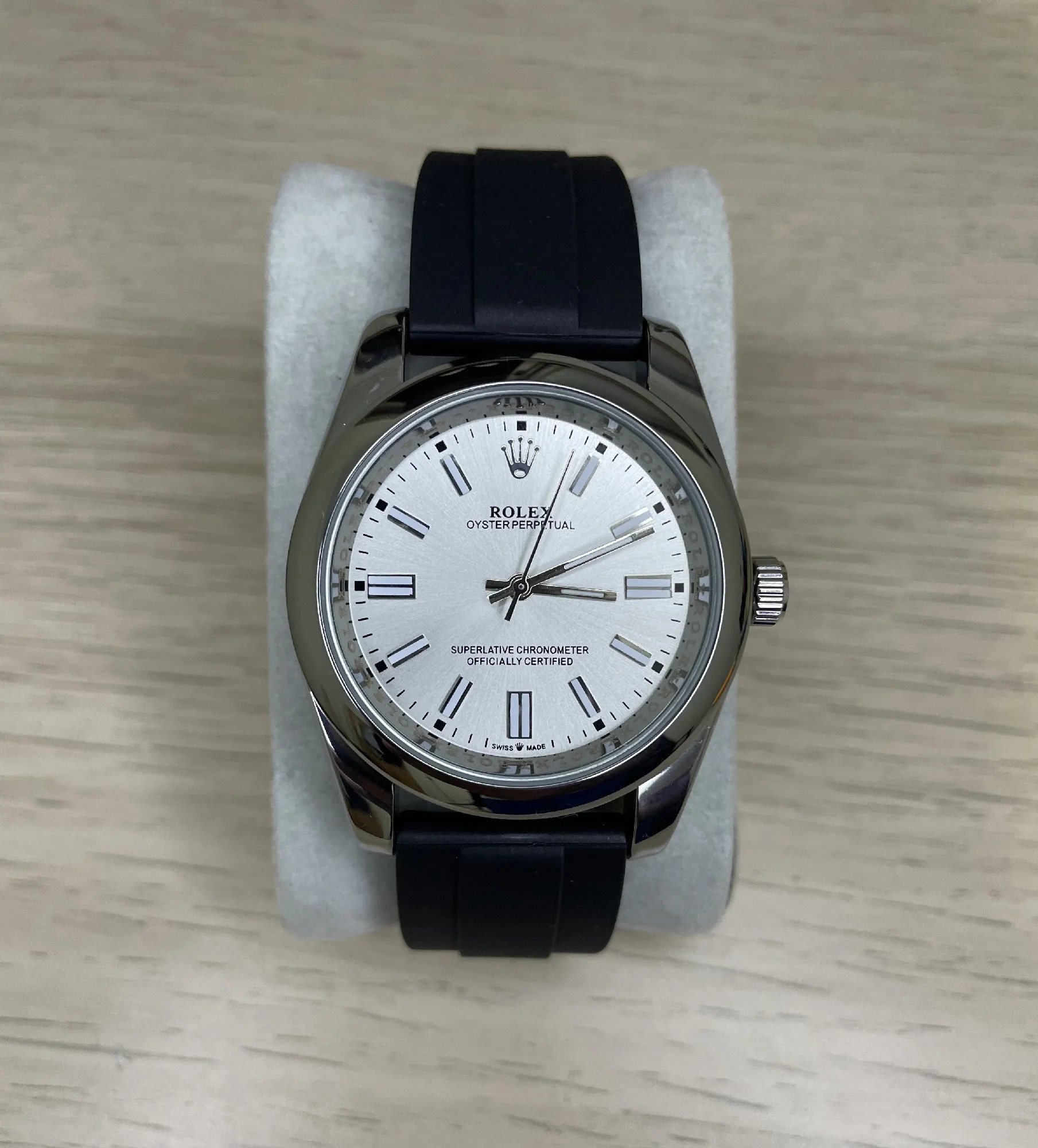 ROLEX SILICONE NOIR TABLEAU BLANC