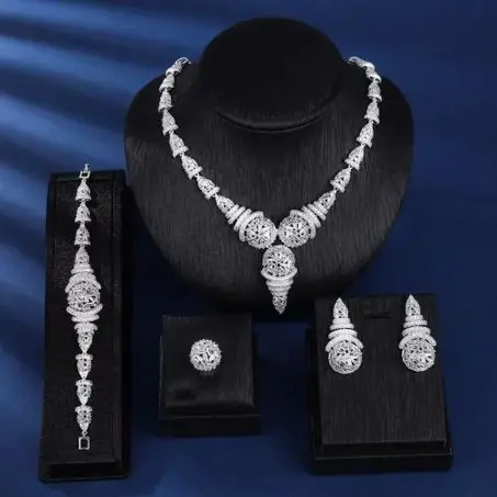 مجوهرات واكسسوارات