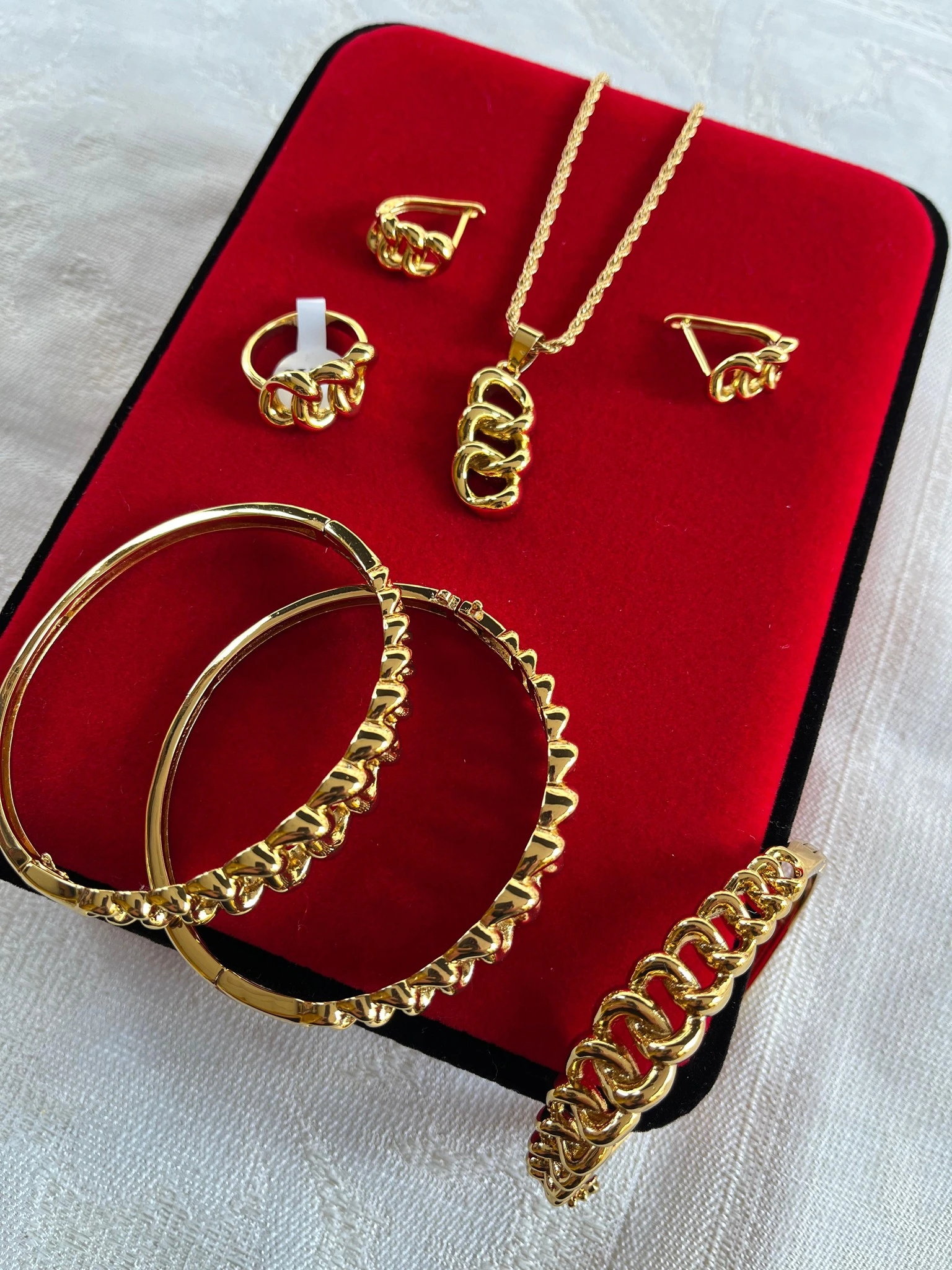 طقم Bijoux Boughal الذهبي الفاخر – 7 قطع بأناقة راقية ولمسة ملكية