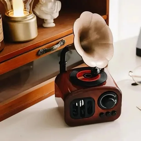 Boîte à musique style phonographe vintage