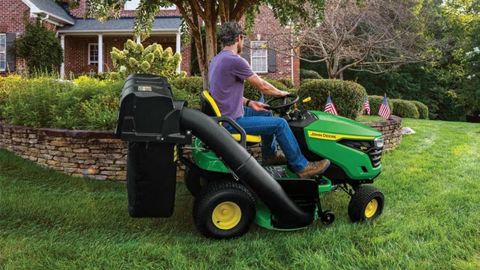 john Deere S110 Lawn Tractor