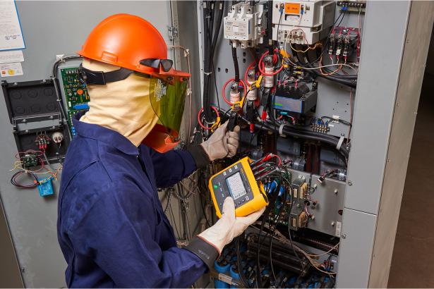 Fluke 1736 & 1738 Three-Phase Power Quality Loggers