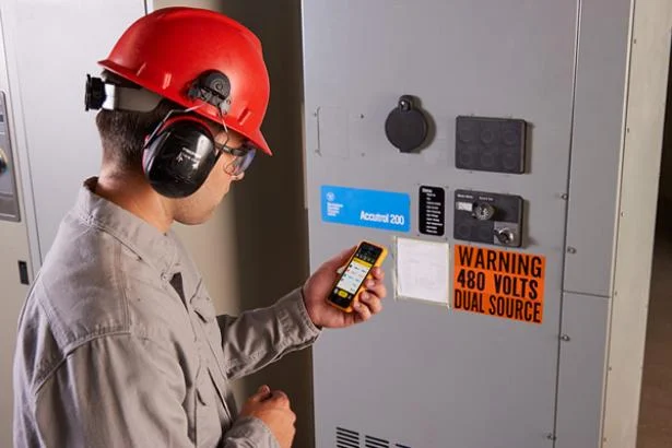 Fluke 1736 & 1738 Three-Phase Power Quality Loggers
