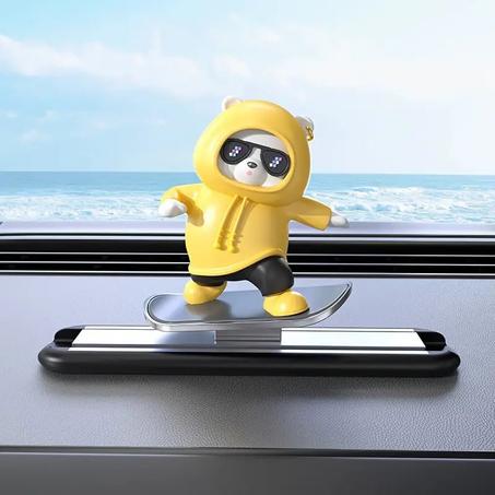 الباندا المتزلج