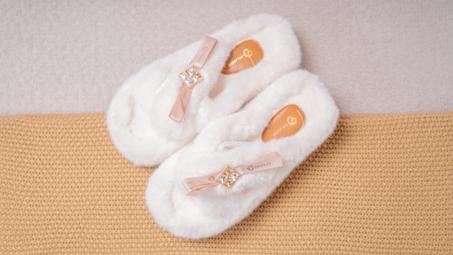 Pantoufles Confort Douillet  بانتوفة مريحة ودافئة