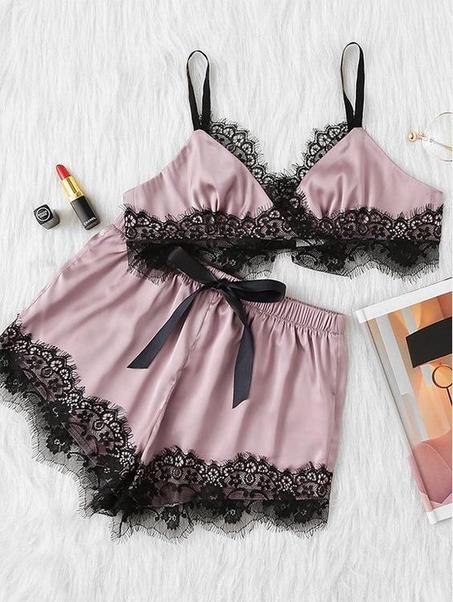 ملابس داخلية