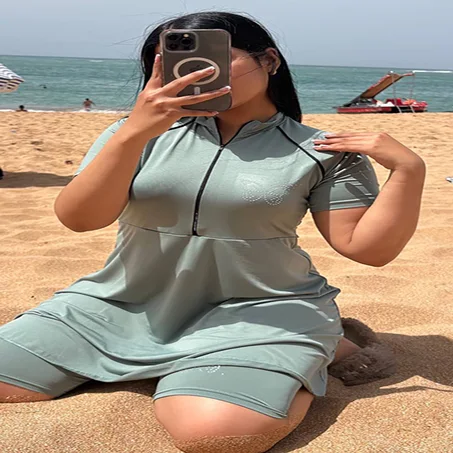 بوركيني أنيق متكون من تلات قطع