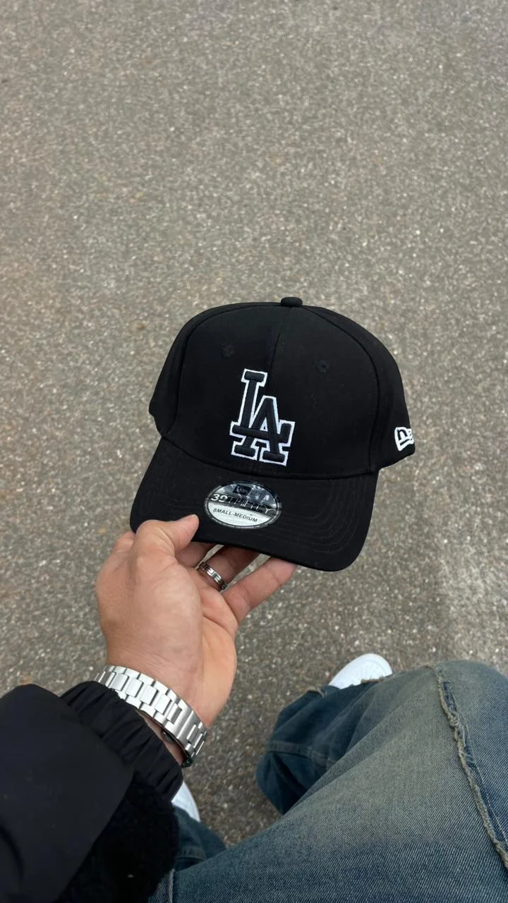 CAP LOS ANGELES BLACK LOGO WHITE