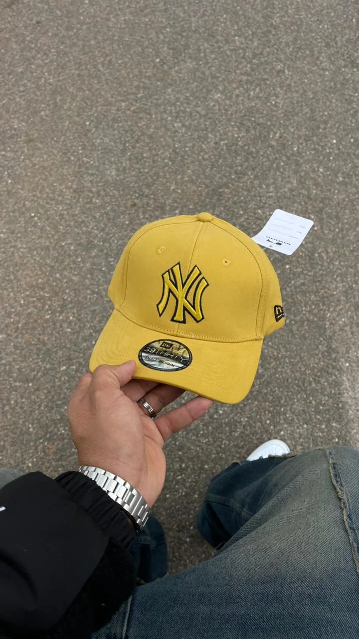 CAP NEW YORK YELLOW