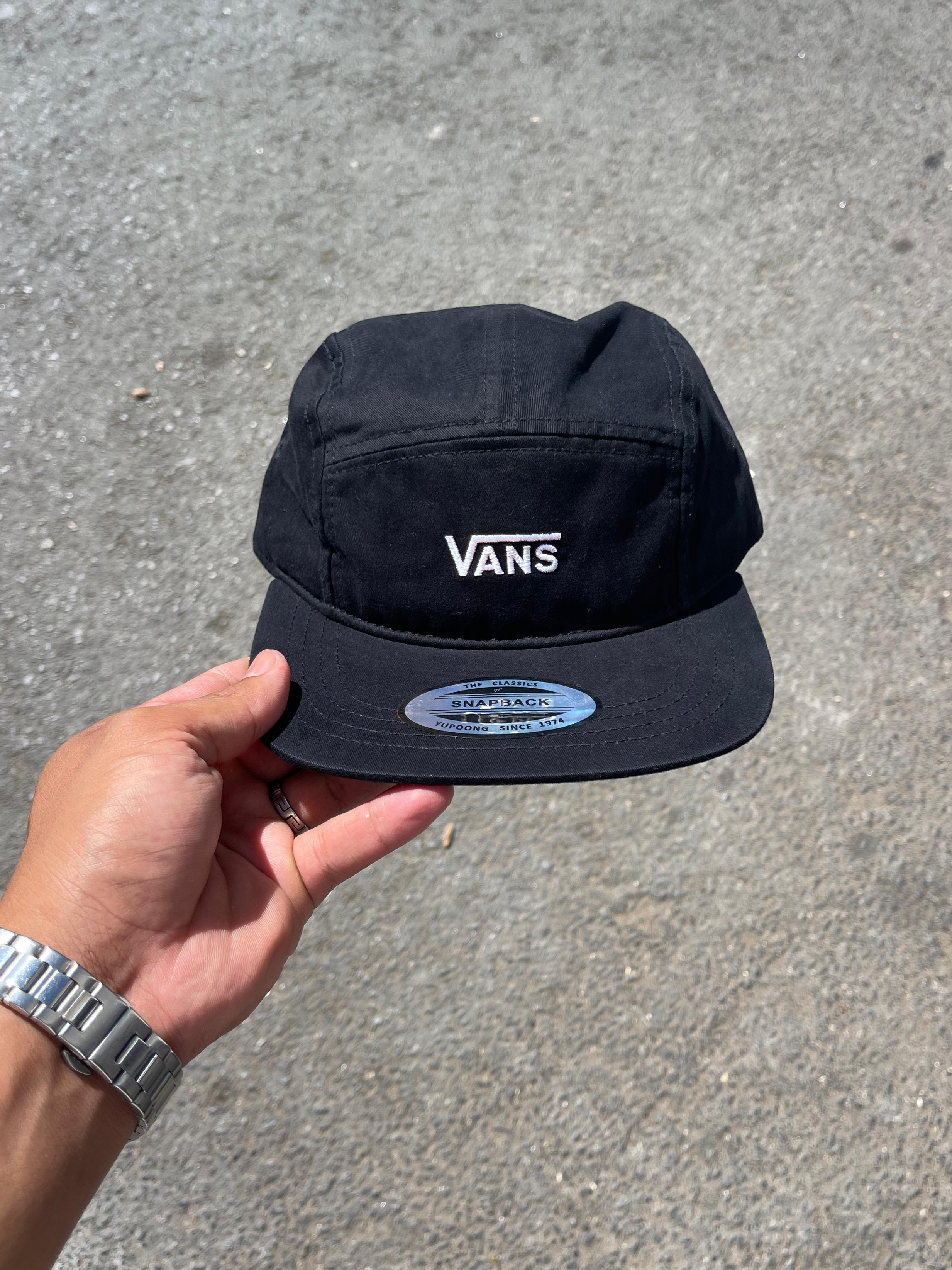 𝓒𝓪𝓼𝓺𝓾𝓮𝓽𝓽𝓮 𝓥𝓪𝓷𝓼 𝓢𝓷𝓪𝓹𝓫𝓪𝓬𝓴 𝓒𝓵𝓪𝓼𝓼𝓲𝓺𝓾𝓮 𝓑𝓵𝓪𝓬𝓴