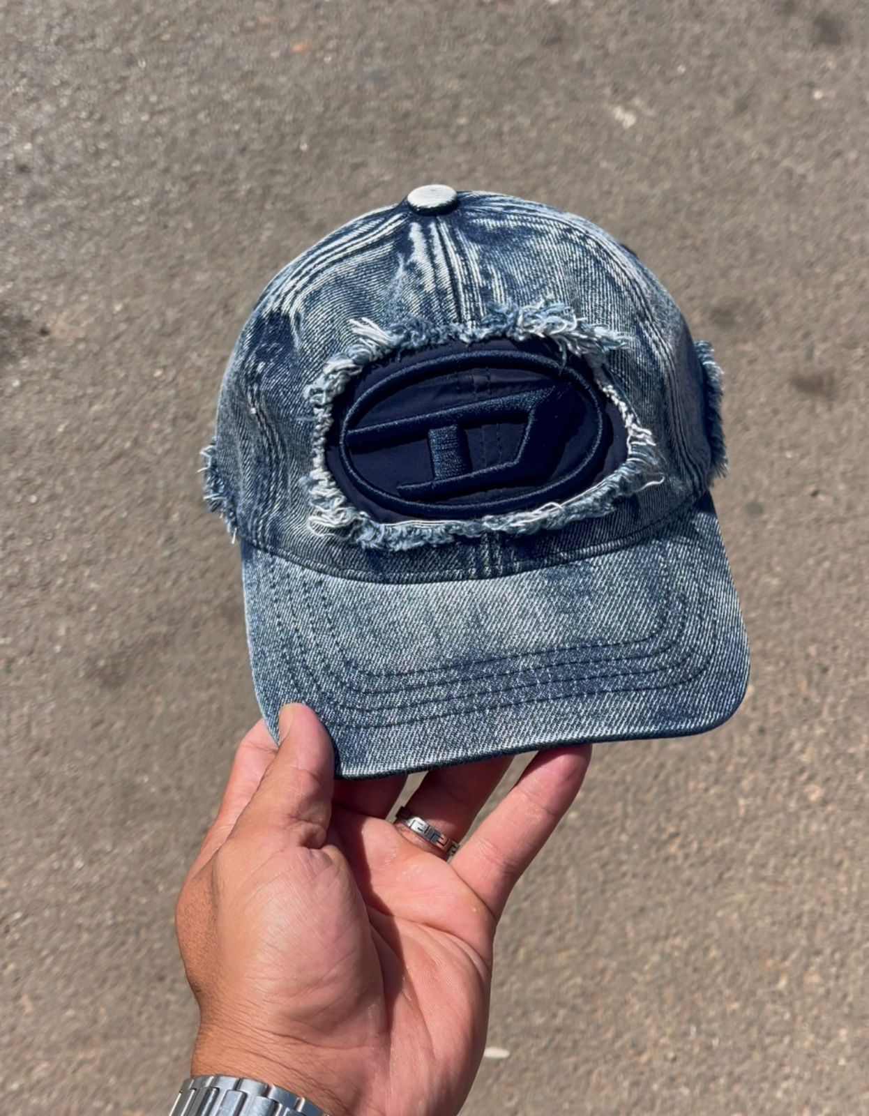 𝓒𝓪𝓼𝓺𝓾𝓮𝓽𝓽𝓮 𝓮𝓷 𝓳𝓮𝓪𝓷 𝓭é𝓬𝓱𝓲𝓻é, 𝓼𝓽𝔂𝓵𝓮 𝓼𝓽𝓻𝓮𝓮𝓽