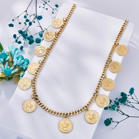 el Collar de Monedas Doradas