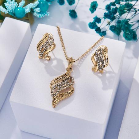 Set de Joyería Dorada con Cristales