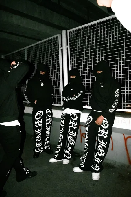 ENSEMBLE HOODIE & BAGGY STREETWEAR OVERSIZE