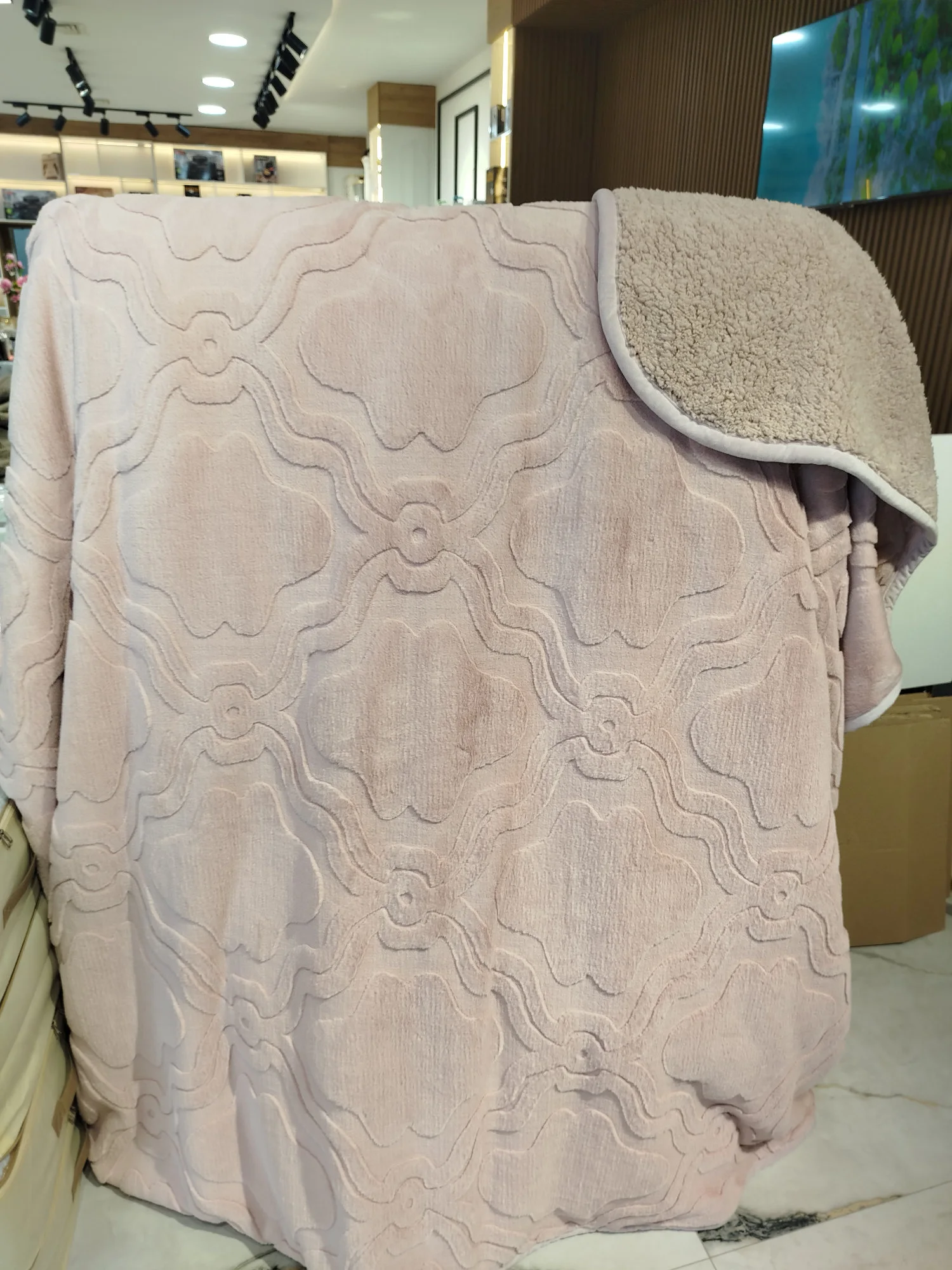 كوفيرتة وردة كبيرة روز نيود