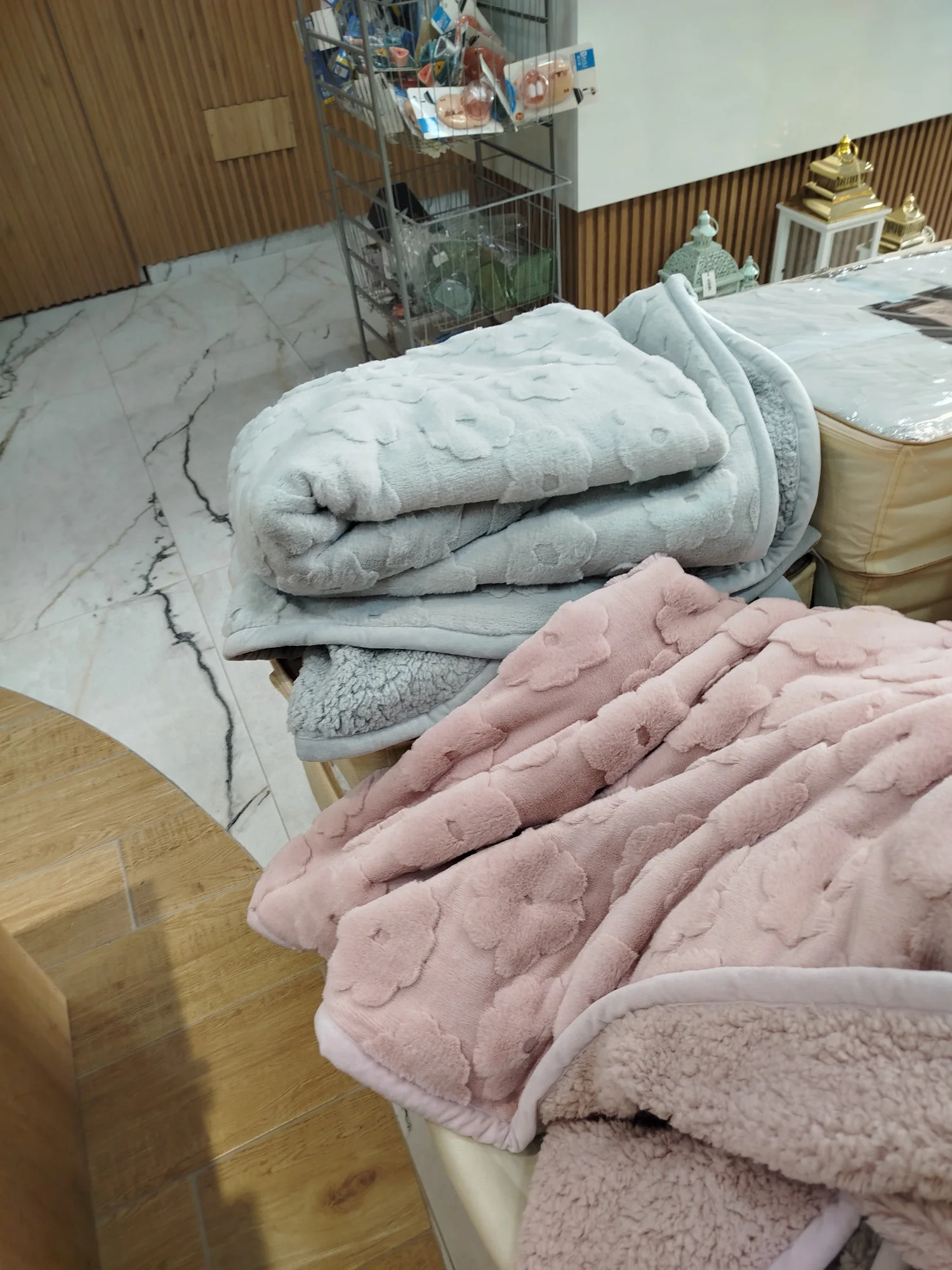 كوفيرتة مخططة أخضر ماءي