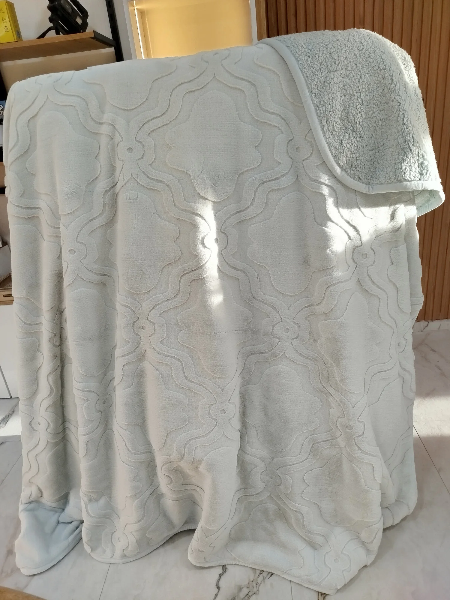 كوفيرتة وردة كبيرة اخضر ماءي