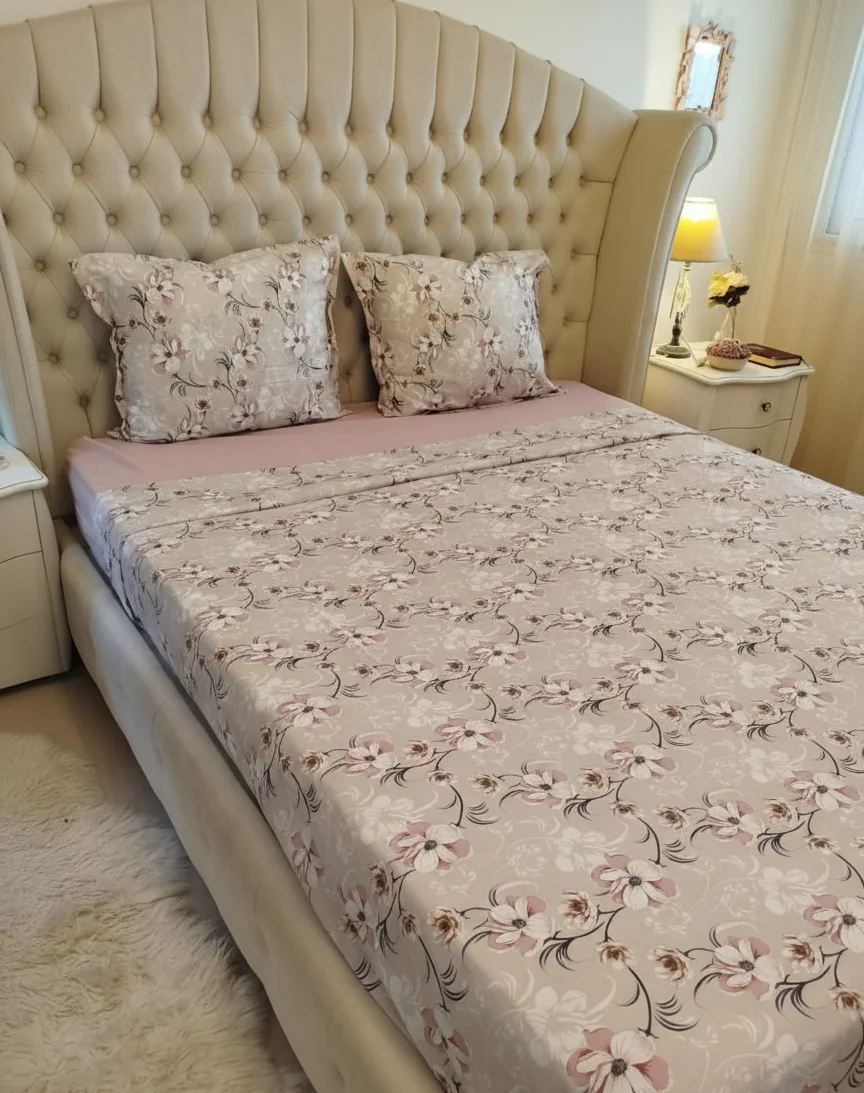 Pack couette + Parrure de drap beige avec fleur mauve