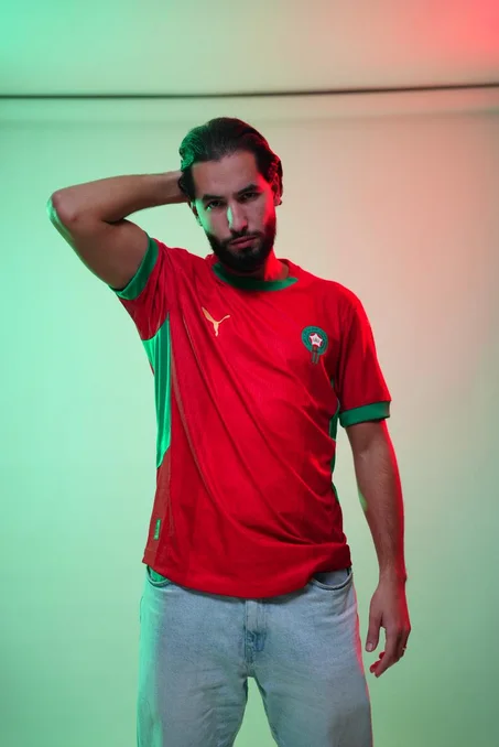 قميص احمر عالي الجودة ( pro )