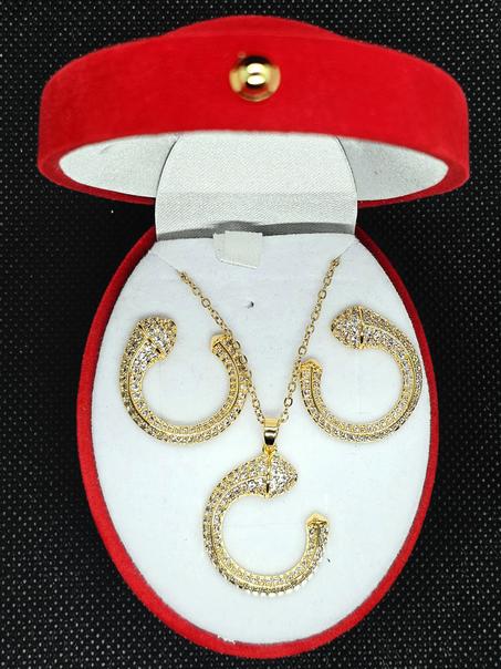 Parure Prestige – Collier & Boucles d’Oreilles Serpent Dorés Cristallisés