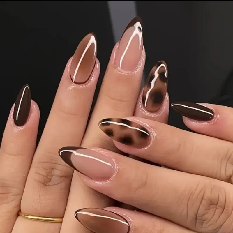 أظافر اصطناعية أنيقة (Press-on Nails Set)