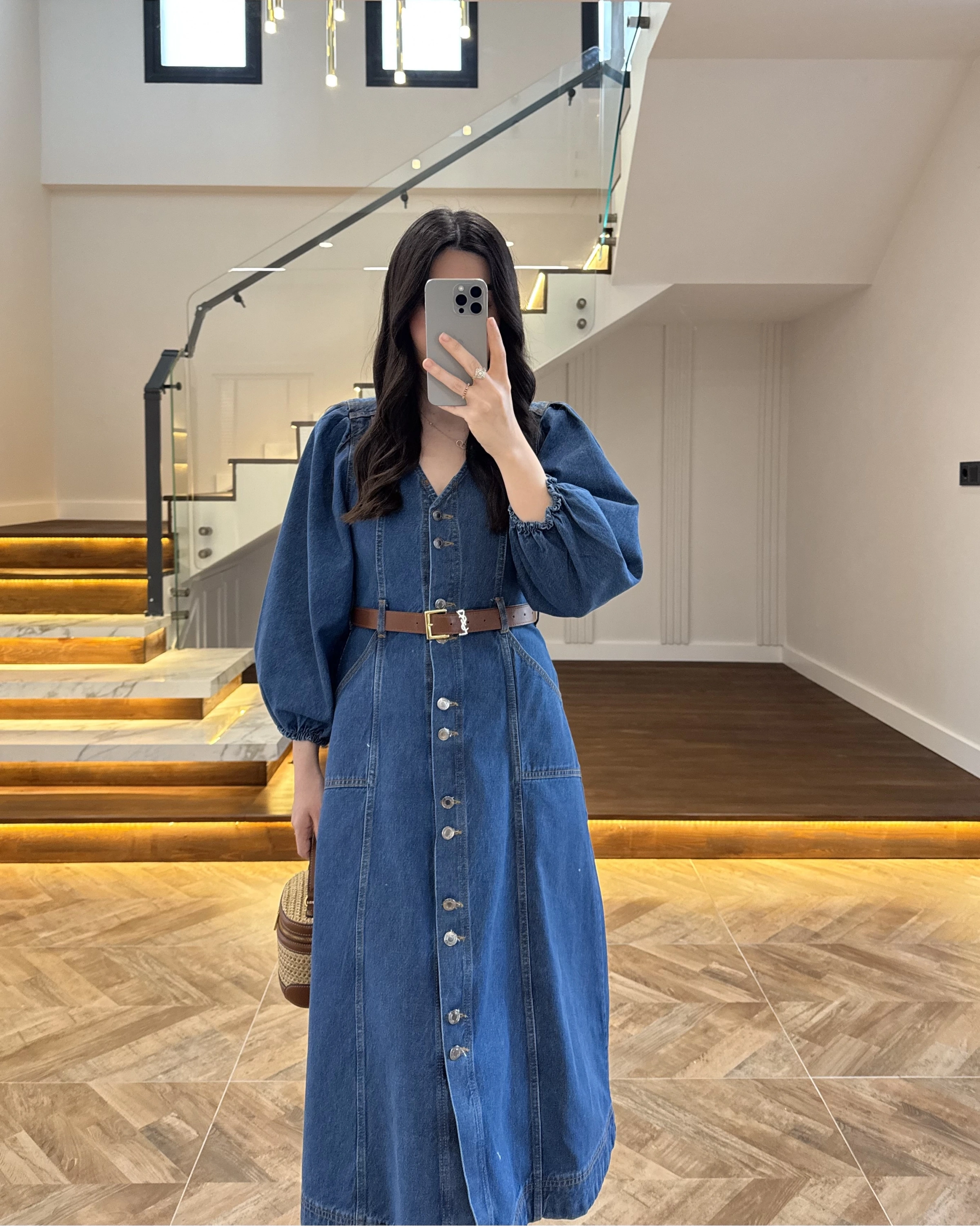 ROBE EN JEAN À MANCHES COURTES