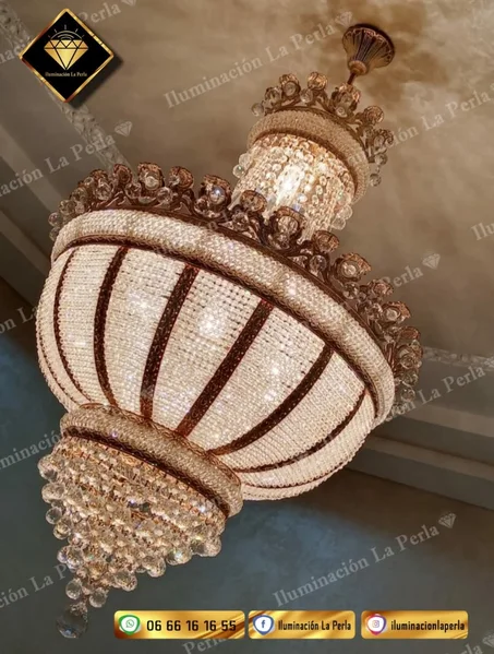 ثريــة 8 مصابيــح طولها متر وقطرها 60