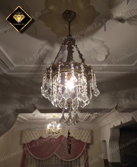 ثرية أنيقة بمصباح واحد - لمسة فنية باضاء دافئة