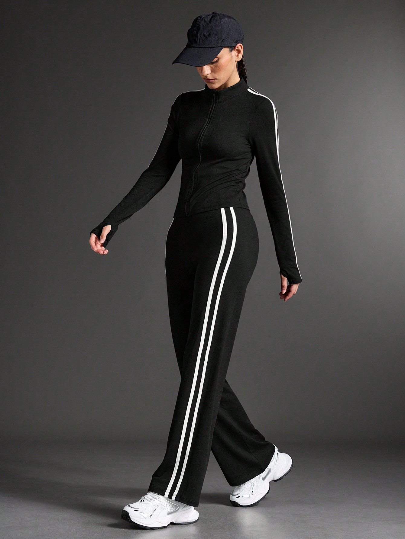 ENSEMBLE DE SPORT FEMME – CONFORT & STYLE