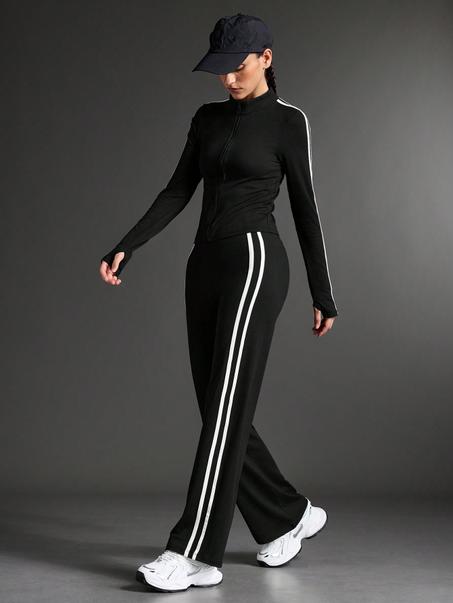 ENSEMBLE DE SPORT FEMME – CONFORT & STYLE