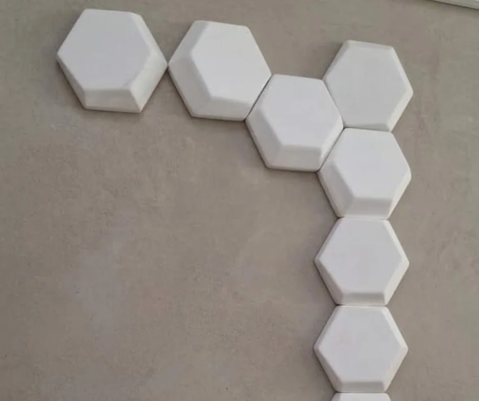 Revêtement Mural 3D Hexagonal – Élégance & Relief