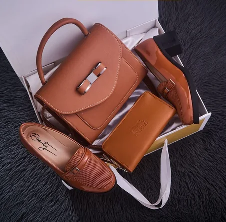 باك نسائي مكون من 3 قطع بستايل راقي