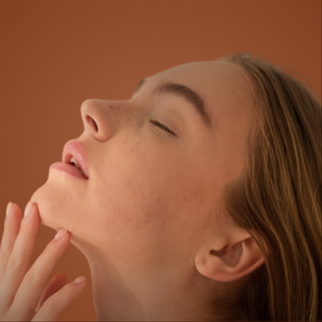 العناية بالبشرة