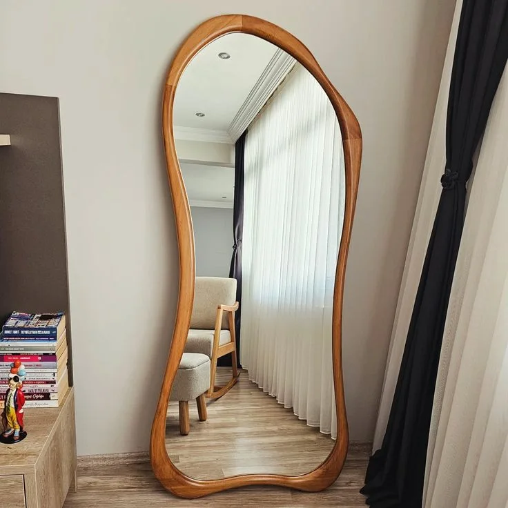 The Arcurva Mirror, an exclusive