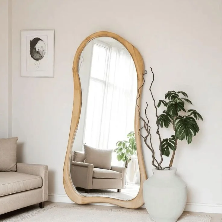 The Arcurva Mirror, an exclusive