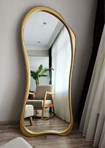 The Arcurva Mirror, an exclusive