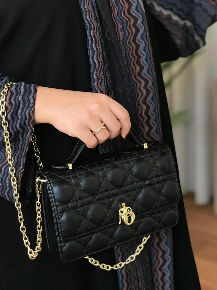 عدد محدود جدًا