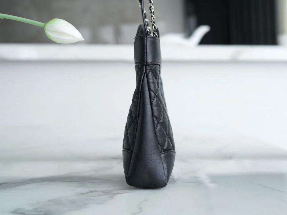 اطلالة باريسية