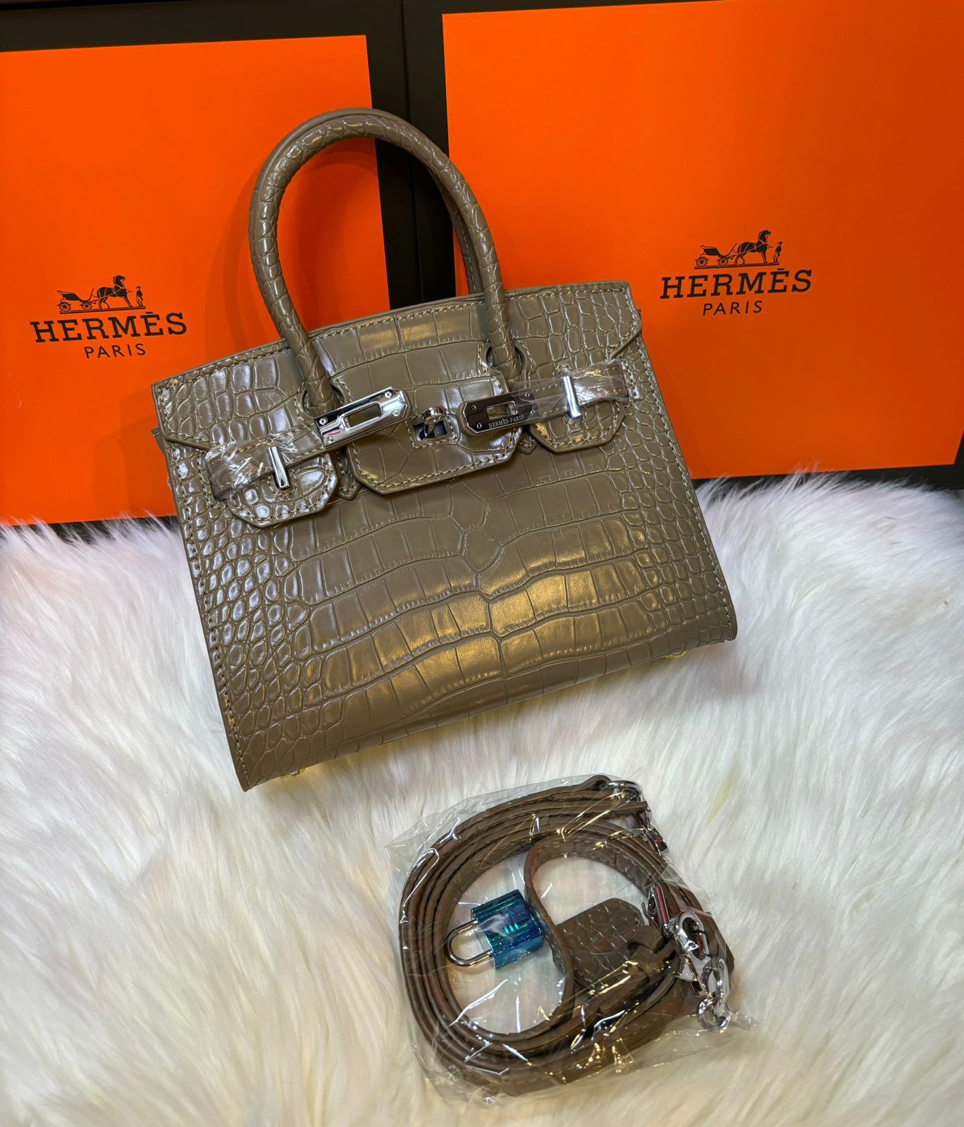 علامة فارقة - 22 CM