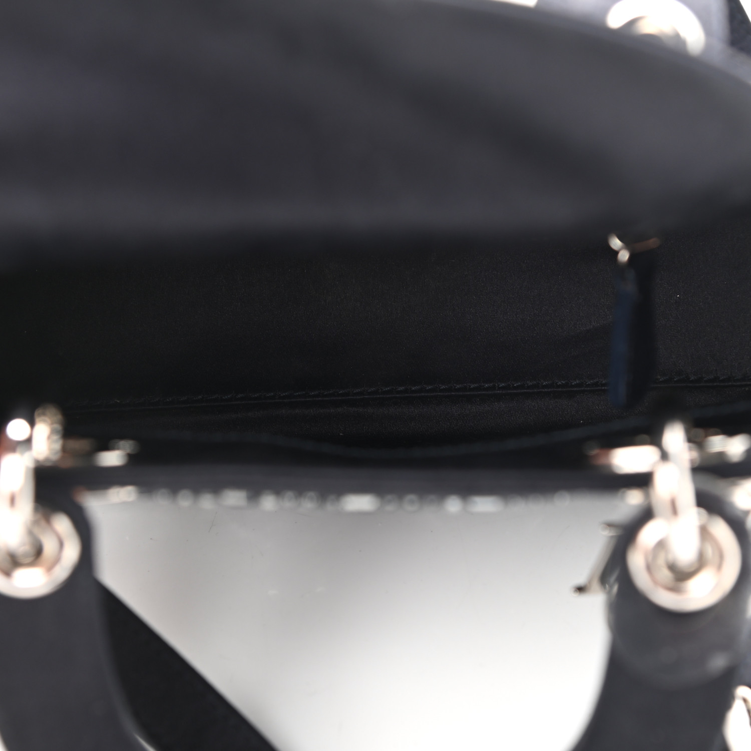 العدد محدود جداً