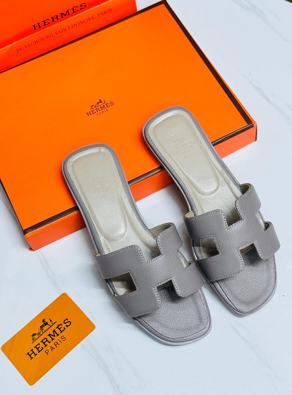 stores/4886d406de630c6d0ab0558edb55cc40/products/NmmCfedyGuUuitxnitVV223Qe8U7zqKOMsRMnHVn.jpg