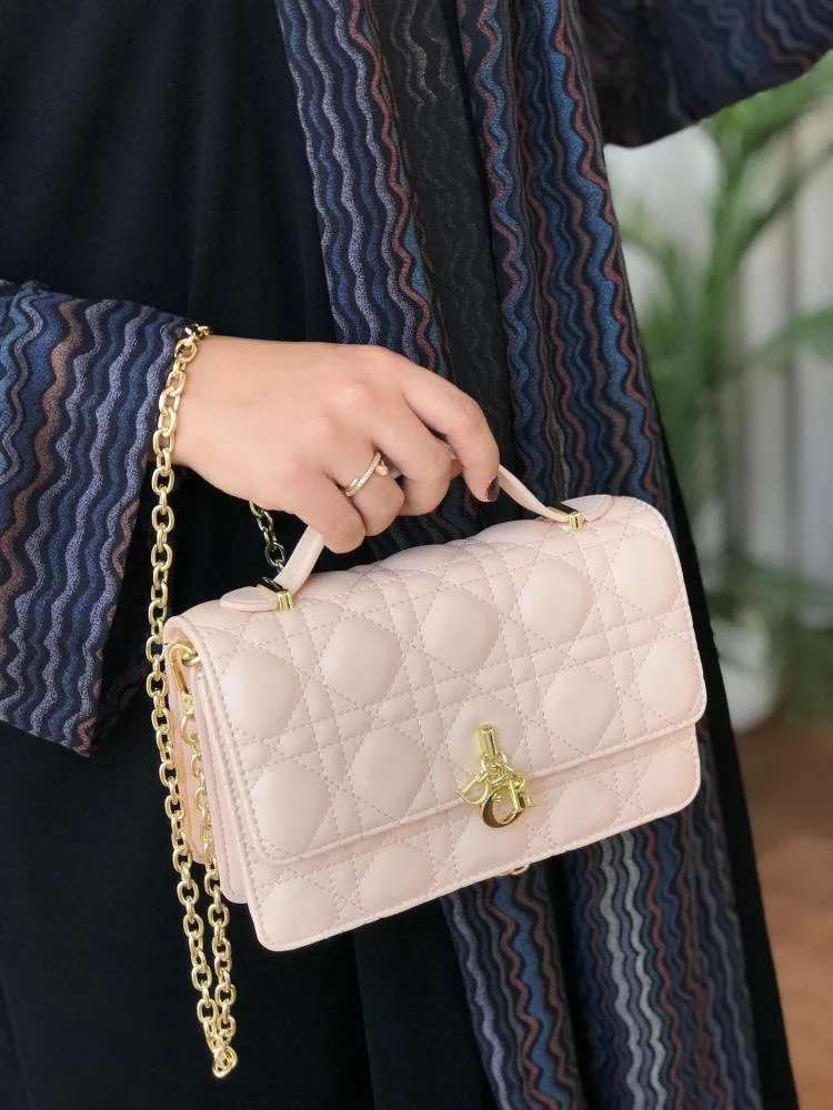 عدد محدود جدًا