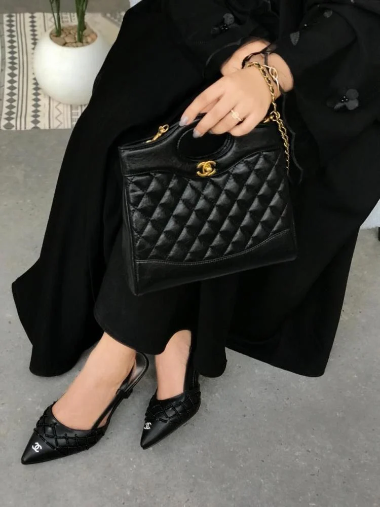 اطلالة باريسية