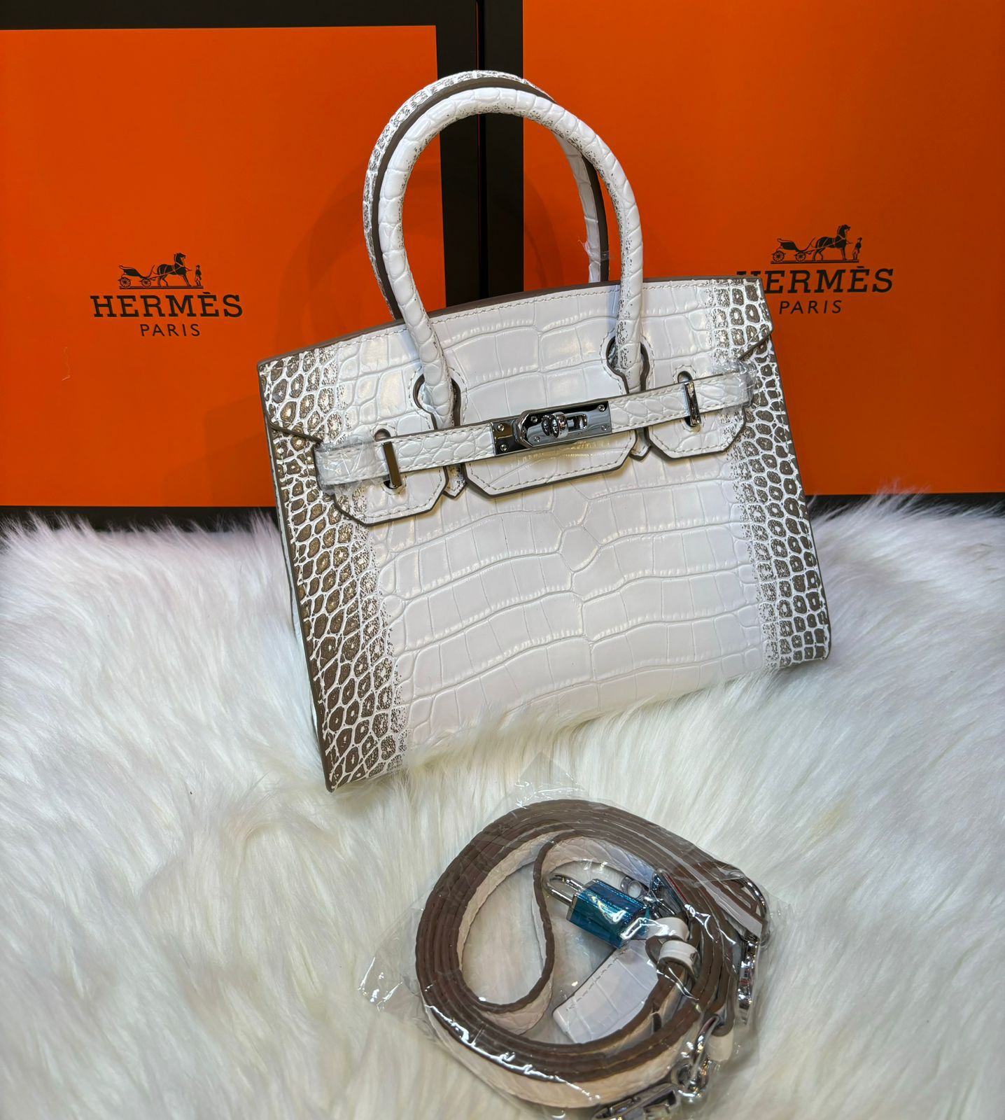 علامة فارقة - 22 CM