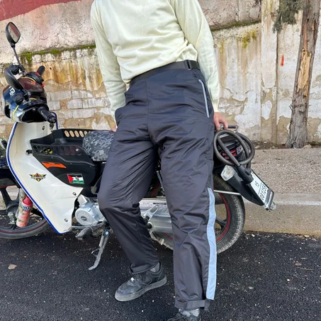 سروال رجالي عملي بطابع رياضي