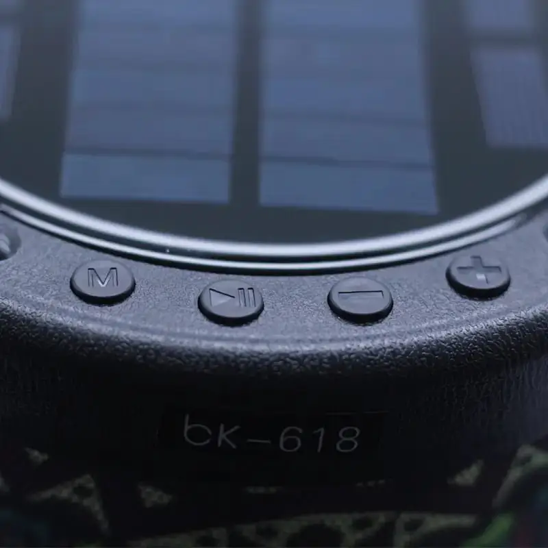 مكبر صوت على شكل دربوكة