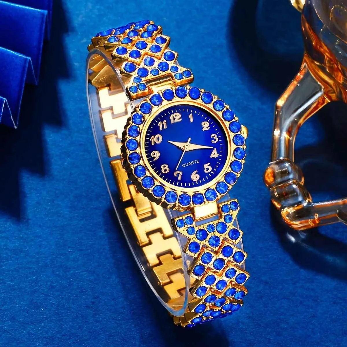 💎 Elegant Women Rhinestone Quartz Watch Blue Fashion – ساعة نسائية أنيقة مزينة بفصوص كريستال بتصميم أزرق فاخر